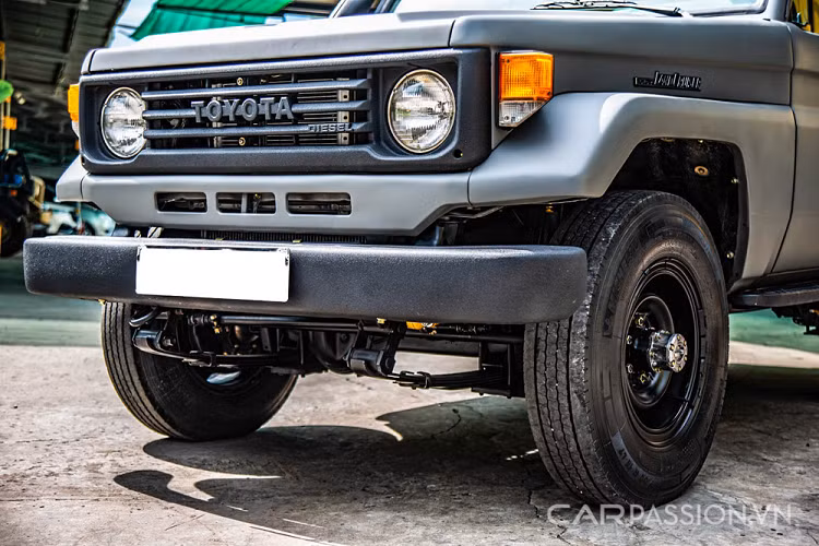 Đặc biệt, Toyota Land Cruiser J70 sản xuất từ 1984 nhưng vẫn được sản xuất mới và bán tại thị trường Úc và Nhật Bản. Chiếc xe Toyota Land Cruiser PZJ70trong bài viết này đã được "dọn" theo nguyên bản mang đến giá trị văn hóa, lịch sử vốn có. 