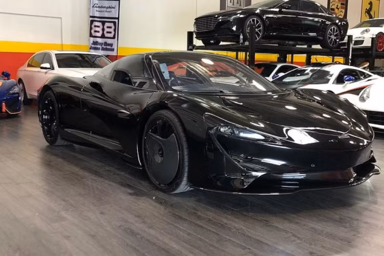 Trên mạng xã hội Instagram có rất nhiều đại gia kín tiếng thường chia sẻ bộ sưu tập xe cực khủng của mình và 1 trong số đó phải kể đến một đại gia bí ẩn có tài khoản dan_am_i với garage trị giá hơn 300 tỷ đồng và mới đây, bộ sưu tập của đại gia bí ẩn ở Mỹ tiếp tục tăng thêm giá trị khi có sự góp mặt của siêu phẩm McLaren Speedtail.