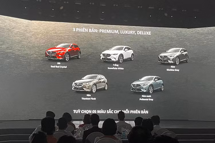 Mazda phân phối CX-3 thế hệ mới tại Việt Nam với 3 phiên bản Deluxe, Luxury và Premium, giá bán dao động 629 đến 709 triệu đồng. Mức giá này tương đương với Ford EcoSport (603 đến 686 triệu đồng), Hyundai Kona (636 đến 750 triệu đồng) và dễ chịu hơn Peugeot 2008 (739 đến 829 triệu đồng).