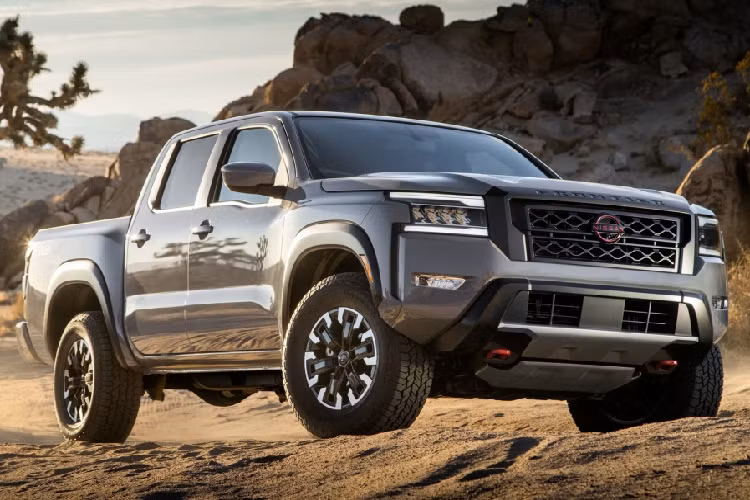 Nissan có thể chế tạo một chiếc xe bán tải nhỏ gọn theo kiểu “Bán tải phong cách sống” hoàn toàn bằng điện. Mẫu xe này sẽ có kích thước nhỏ hơn chiếc Nissan Frontier thế hệ mới, tương đương một chiếc Ford Maverick.