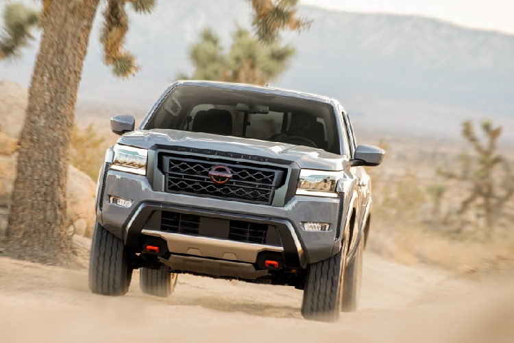 Nếu như Ford Maverick bản XL tiêu chuẩn có giá 19.995 USD (tương đương 460 triệu đồng) thì giá xe Hyundai Santa Cruz có mức khởi điểm 30.000 USD, tương đương 700 triệu đồng.