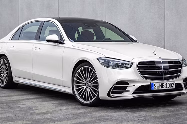 Trong khi bản S580 sẽ ít có khả năng được phân phối chính hãng vì giá cao do sử dụng động cơ dung tích lớn (máy V8 4.0L MHEV).