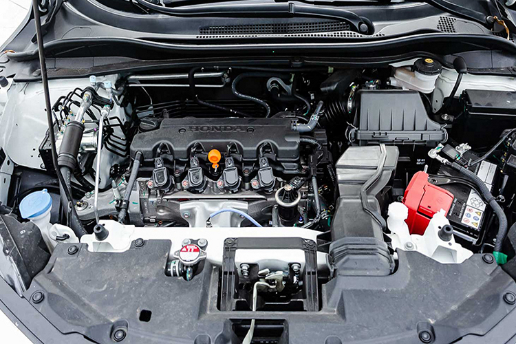 Tầm giá 810 triệu đồng này, thay vì lựa chọn Honda HR-V L chạy lướt, người mua hoàn toàn có thể “đập hộp” và lăn bánh Kia Seltos phiên bản Premium cao cấp có giá lăn bánh khoảng 830 triệu đồng. Hiện chưa rõ lý do gì khiến chủ nhân bán HR-V, ngoài những lý do cá nhân thì có thể người bán muốn đổi sang một dòng xe khác rộng rãi hơn.