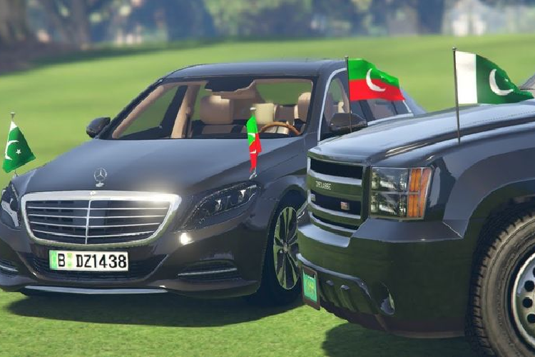  3. Thủ tướng Pakistan Imran Khan Thủ tướng Pakistan Imran Khan sở hữu nhiều chiếc xe đáng chú ý như Toyota Land Cruiser được đặt làm riêng để bổ sung khả năng chống đạn, hay chiếc Mercedes Maybach S600 bọc thép có chống đạn và chống bom, đạt xếp hạng bảo vệ VR 10.