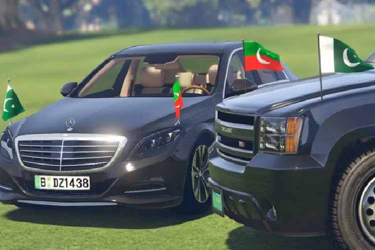  3. Thủ tướng Pakistan Imran Khan Thủ tướng Pakistan Imran Khan sở hữu nhiều chiếc xe đáng chú ý như Toyota Land Cruiser được đặt làm riêng để bổ sung khả năng chống đạn, hay chiếc Mercedes Maybach S600 bọc thép có chống đạn và chống bom, đạt xếp hạng bảo vệ VR 10.