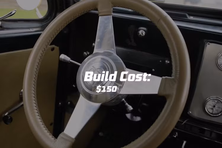 Phải nói rằng chiếc xe bán tải độ nặng gần 1,5 tấn này có phần giống “quái vật Frankenstein” khi nó được tạo thành từ các bộ phận lấy từ nhiều chiếc xe khác nhau.