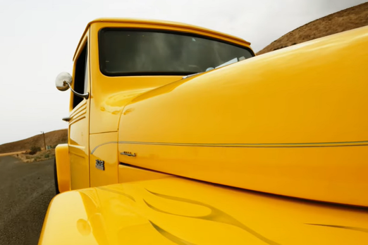 Ví dụ, nắp capô xe là đến từ một chiếc Chevrolet Camaro 1968, trong khi ghế ngồi lại là từ một chiếc Wrangler, và như đã đề cập, quan trọng nhất là động cơ Ford V8.