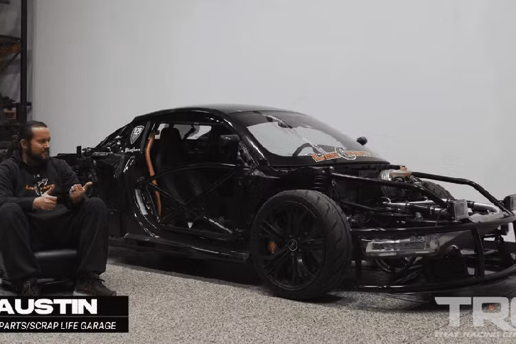 Bất kỳ chiếc xe nào có công suất từ 1.000 mã lực trở nên thì đều sẽ chỉ phù hợp chạy trên đường đua, nơi chúng có thể thể hiện hết tiềm năng mà không lo gây nguy hiểm tới người đi đường và chiếc SuperKart hàng khủng trong bài viết này cũng vậy. 