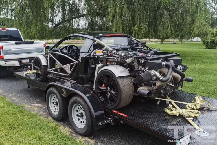 Ý tưởng ban đầu của đội ngũ Scrap Life Garage khi mua chiếc Audi R8 hỏng hóc từ Facebook Marketplace là tạo nên một chiếc xe kiểu go-kart nghịch ngợm. Kết quả, họ đã tạo nên một quái vật tốc độ đáng sợ mà khó ai tin thực sự tồn tại trên đời.