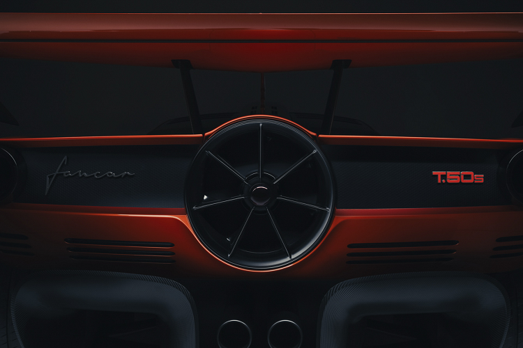 Gordon Murray cho biết: “Theo quan điểm của tôi, chiếc xe không thể nào tốt hơn được nữa và đây chính là chiếc xe sẽ đem lại cảm giác lái thuần túy nhất.” Ông tiết lộ thêm: “Niki Lauda T.50s 2021 mới sẽ cung cấp một kết nối nội bộ giữa người lái xe, xe hơi và đường đua và những thứ tương tự như chưa từng có cho đến nay.”