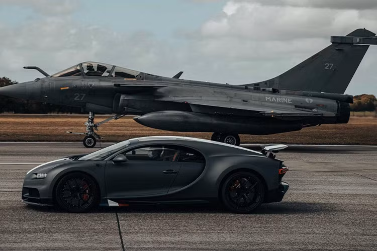 Nếu là fan của TopGear, người hâm mộ chắc chắn đã từng xem qua cuộc đua drag với Richard Hammond ngồi sau tay lái của một chiếc Veyron đối đầu với một chiếc Eurofighter Typhoon trong Series 10, Tập 3 của Top Gear được phát sóng vào tháng 10 năm 2007.