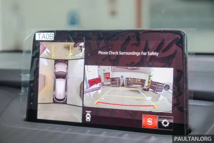 Mazda CX-9 2021 mới vẫn sử dụng động cơ xăng 4 cyl tăng áp 2.5 lít, cho công suất t 228 mã lực tại 5.000 vòng / phút và momen xoắn 420 Nm tại 2.000 vòng / phút. Biến thể AWD với hệ thống dẫn động bốn bánh i-Activ, cùng với Hỗ trợ lực kéo địa hình (một phần mở rộng của Kiểm soát lực kéo). Ngoài ra còn có hệ thống phân phối momen G-Vectoring Control Plus (GVC Plus) và tự động dừng/khởi động i-Stop.