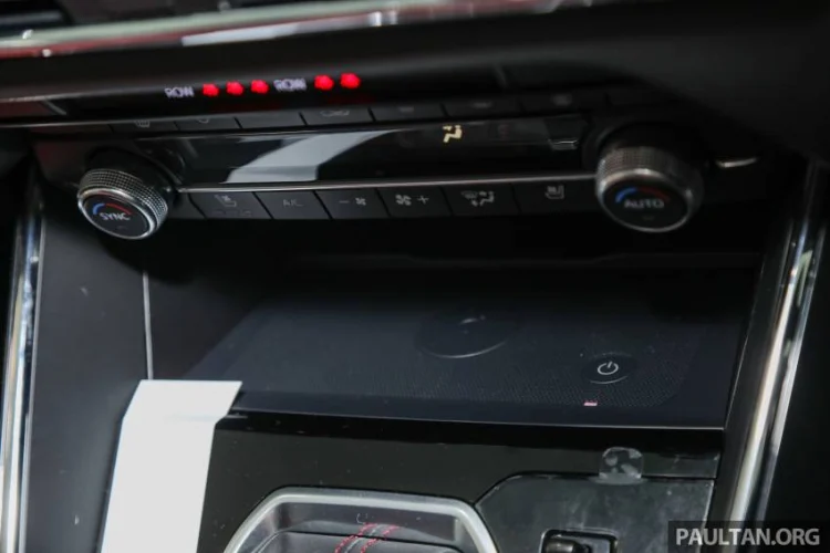 Hệ thống hỗ trợ người lái bao gồm giám sát điểm mù, cảnh báo giao thông cắt ngang phía sau, cảnh báo chệch làn đường, hỗ trợ giữ làn đường và cảnh báo sự chú ý của người lái, trong khi tính năng Hỗ trợ phanh thông minh trong thành phố bao gồm Phát hiện người đi bộ phía trước và phía sau.