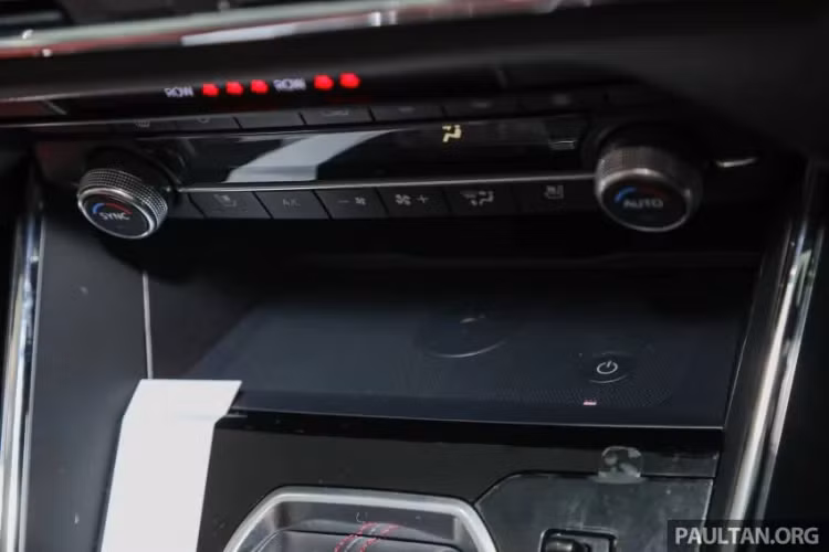 Hệ thống hỗ trợ người lái bao gồm giám sát điểm mù, cảnh báo giao thông cắt ngang phía sau, cảnh báo chệch làn đường, hỗ trợ giữ làn đường và cảnh báo sự chú ý của người lái, trong khi tính năng Hỗ trợ phanh thông minh trong thành phố bao gồm Phát hiện người đi bộ phía trước và phía sau.