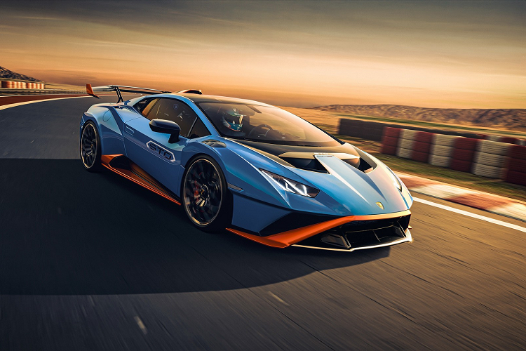 Lamborghini Huracan STO được trang bị khối động cơ V10, dung tích 5.2 lít, sản sinh ra công suất tối đa 640 mã lực và mô-men xoắn cực đại 565 Nm. Xe có khả năng tăng tốc từ vị trí xuất phát lên 100 km/h chỉ trong thời gian 3 giây, trước khi đạt tốc độ tối đa là 310 km/h.