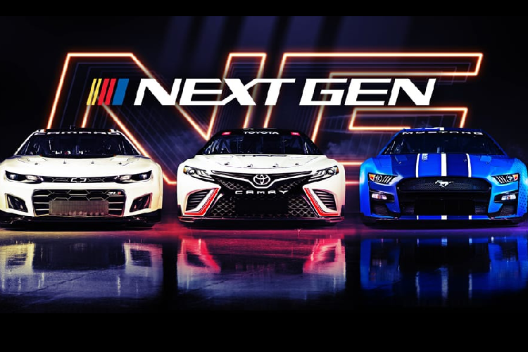 Phối hợp cùng với bộ phận phát triển xe đua Toyota Racing Development (TRD), Toyota đã cho ra mắt mẫu Camry hiệu năng cao với sức mạnh được nâng cấp đáng kể. Mẫu xe đua mang tên Toyota TRD Camry Next Gen mới sẽ góp mặt tại NASCAR Cup Series 2022, giải đua danh tiếng được tổ chức ở Mỹ. Mẫu sedan Nhật Bản sẽ so tài với các đại diện đến từ những thương hiệu khác, chẳng hạn như Ford Mustang hay Chevrolet Camaro.