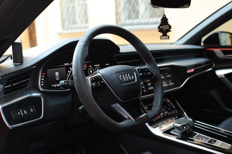 Công suất này biến xe trở thành một con quái vật, và cũng là chiếc RS7 tốc độ nhất trên thế giới mà chúng ta được biết đến 