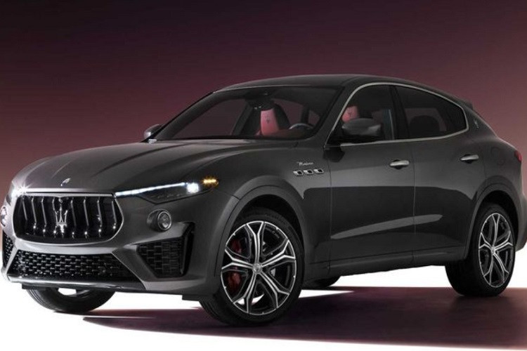 Điểm chung của cả 3 cấp độ trang trí mới trên Maserati Ghibli thế hệ mới, Quattroporte và Levante là đều có logo cây đinh ba thiết kế lại, vốn được giới thiệu lần đầu trên siêu xe Maserati MC20. Những biến thể này đã được mở bán từ ngày 1/7/2021.