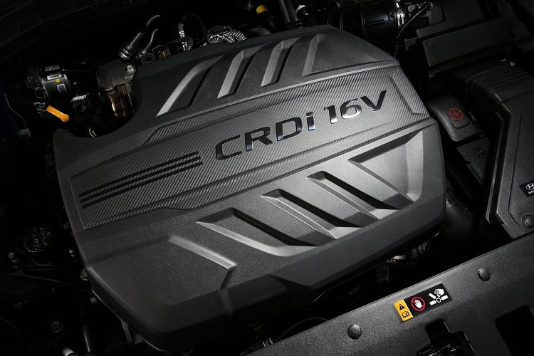 Về vận hành, các phiên bản máy xăng có thông số 178 mã lực và 232 Nm, đi cùng đó là hộp số tự động 6 cấp. Trong khi đó, biến thể máy dầu có công suất 199 mã lực và mô-men xoắn 441 Nm, hộp số là loại tự động 8 cấp ly hợp kép.