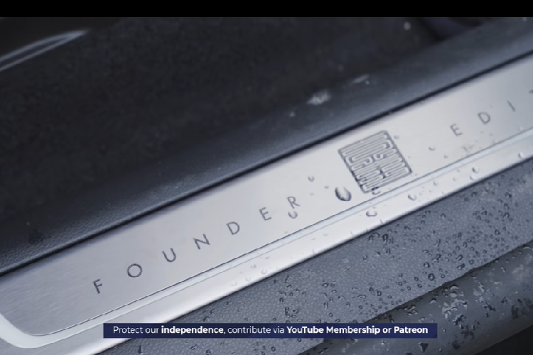 Chiếc xe được họ đánh giá là bản 6 chỗ (bản 4 chỗ cũng có) với bộ pin lớn 97 kWh, cự li di chuyển 550 km theo chu kỳ NEDC và khả năng gia tốc nhanh chóng từ 0-100 km/h trong 3,9 giây, cho dù có trọng lượng khoảng 2.500 kg. Hơn nữa theo nhà sản xuất, nó cũng có khả năng sạc 220 km trong khoảng 20 phút.