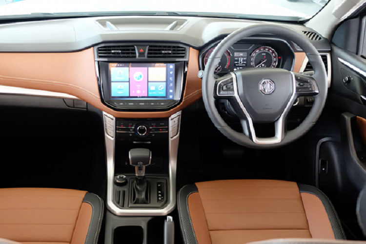 Trong đó, dòng Isuzu D-,Max bán chạy nhất có doanh số 160,328 xe (chiếm 44.1% thị phần), Toyota Hilux đứng vị trí thứ 2 với doanh số 129.893 xe (chiếm 35.1% thị phần) Mitsubishi Triton đứng vị trí thứ 3 với doanh số 25.704 xe (chiếm thị phần 7.3%).