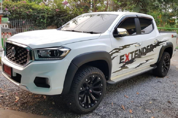 MG Extender sử dụng động cơ dầu 4cyl thẳng hàng, dung tích 2.0L (1.996 cc), cam đôi DOHC 16 van, tăng áp cho công suất cực đại 158 mã lực (160PS) tại 4.000 vòng/phút và mô-men xoắn cực đại 375 Nm đại được tại dải vòng tua 1.500 - 2.400 vòng/ phút. Xe sử dụng kết hợp với hộp số sàn 6 cấp (6MT) hoặc hộp số tự động 6 cấp (6AT), đi kèm với hệ dẫn động cầu sau (4x2) hoặc 4 bánh (4x4) có khoá vi sai cầu sau.