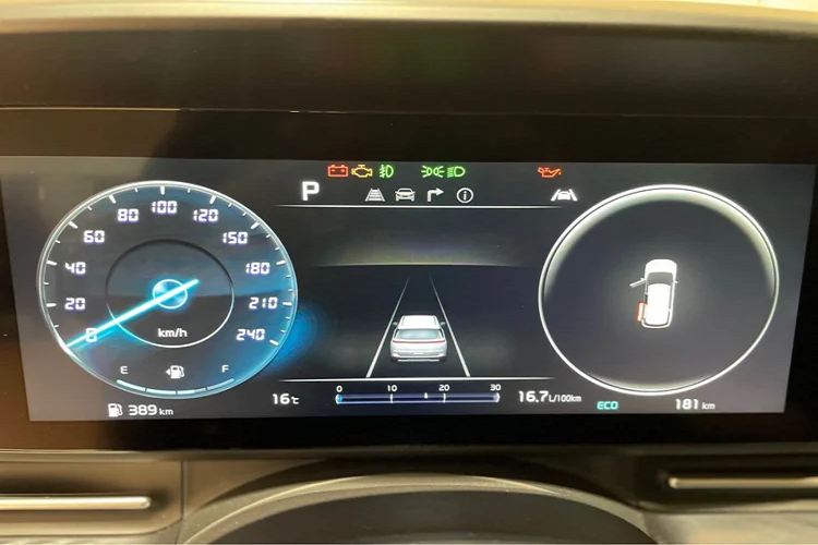 Việc duy trì nhiều phiên bản như thế hệ cũ còn giúp dòng Kia Sedona 2021 thế hệ mới hấp dẫn được nhiều khách hàng với chi phí và mục đích mua xe khác nhau, từ sử dụng chạy dịch vụ, phục vụ gia đình cho đến làm xe đưa đón cao cấp.