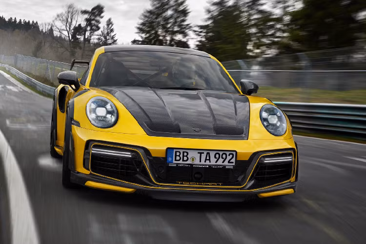 Theo thử nghiệm từ TechArt cả trên đường phố và trong đường hầm gió thì bộ bodykit GTstreet R cho Porsche 992 này giúp giảm đáng kể lực nâng cho xe ở trục trước lên đến 45% ở tốc độ 140 km/h và giúp tăng lực ép ở phần trục sau. Đồng thời, các hốc gió được nâng cấp cũng giúp tối ưu hóa luồng không khí dẫn tới hệ thống làm mát của xe.