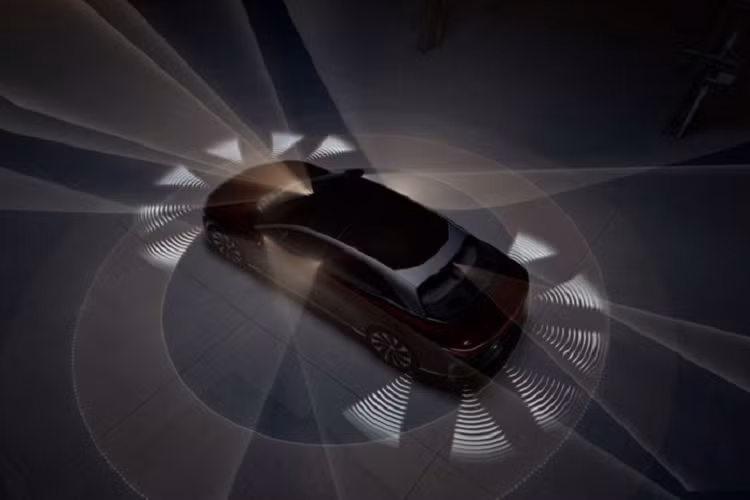 Để giúp cho DreamDrive hoạt động trơn tru nhất, Lucid Motors đã sử dụng một thiết bị gọi là Ethernet Ring - mạng máy tính tốc độ cao sử dụng dữ liệu từ bốn cổng kết nối đặt xung quanh chiếc xe, giúp quá trình thu thập và chuyển tiếp dữ liệu diễn ra nhanh chóng hơn.