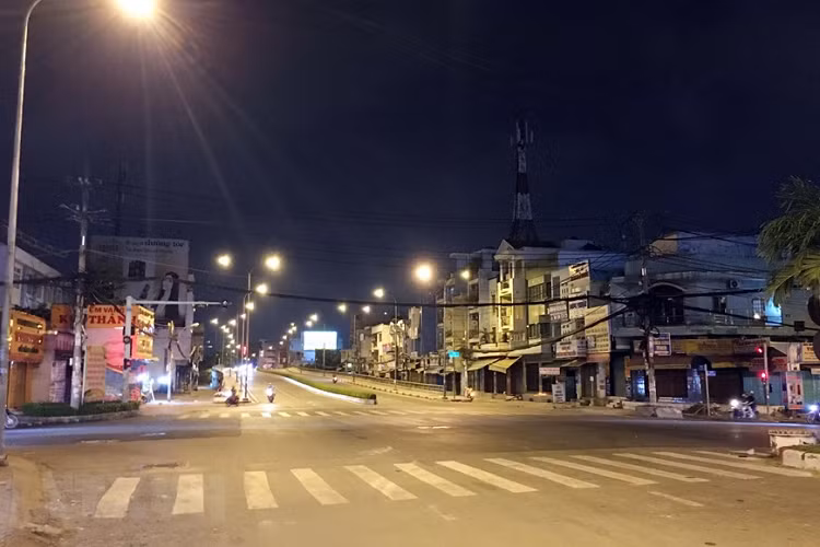 Hinh anh Thanh pho Ho Chi Minh khi bat dau thuc hien gian cach xa hoi