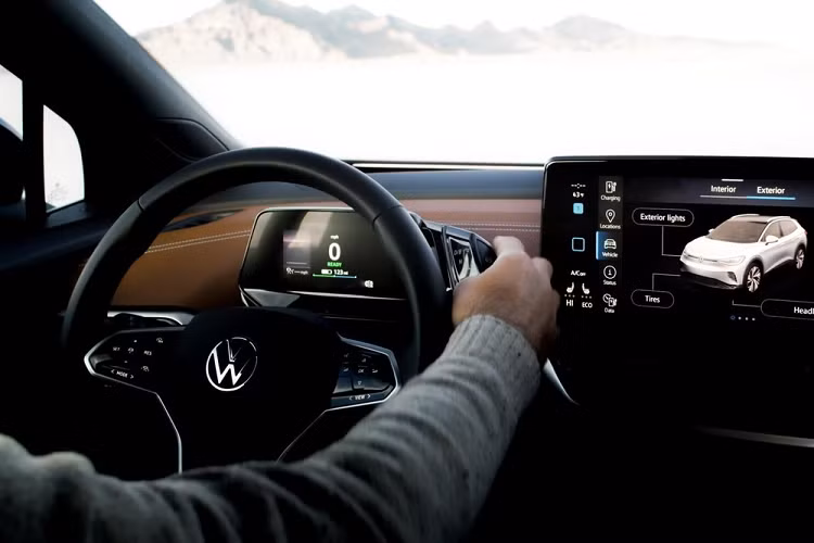 Mathias Kuhn, Trưởng bộ phận Thiết kế Giao diện Người dùng của Volkswagen đã nhận xét về ID.Light rằng, "Chúng tôi đã tìm kiếm một hình thức giao tiếp mới giữa ôtô và con người. Chúng tôi muốn tạo ra một kiểu tương tác tối giản nhưng mang tính cách mạng, dễ hiểu và xúc động."