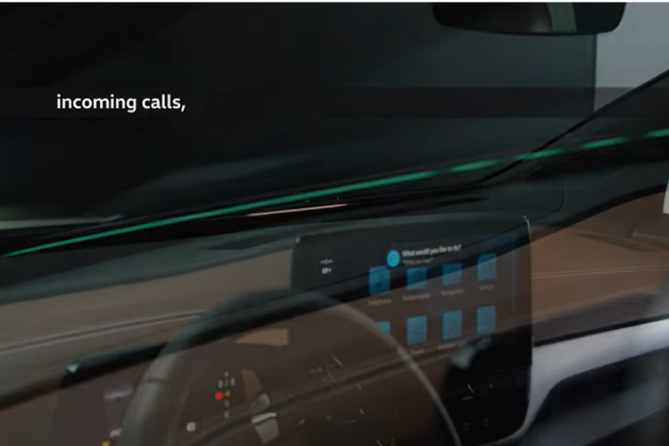 Nhà sản xuất xe Đức cũng tin rằng hệ thống mới mẻ này sẽ giúp giảm bớt sự phân tâm khi lái xe. “Vì màn hình trong xe ngày càng lớn, bộ não của bạn có thể mất nhiều thời gian hơn để nhìn vào màn hình và xử lý tất cả thông tin bạn cần nhận được từ chúng,” Stefan Franke, “cha đẻ” của ID.Light, nói. “Ngay cả khi nghe thấy hệ thống định vị cho bạn biết hướng đi cũng khiến não bạn dừng lại một vài giây để hiểu được thông tin. Chúng tôi biết rằng mình cần tìm ra những cách mới để giao tiếp với người lái mà giúp giảm thiểu sự phân tâm khi lái xe.”