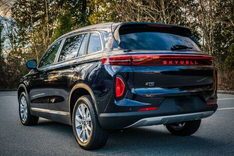 Imperium Motors Company (IMC) sẽ đưa Skywell Imperium ET5 tham gia triển lãm ô tô Los Angeles vào tháng 11 tới cũng như Consumer Electronics Show ( hội chợ điện tử tiêu dùng ) vào tháng 1/2022. Bên cạnh đó hãng cũng thông báo cựu nhân viên BMW - Christina Duboi sẽ hỗ trợ IMC bán Imperium ET5 tại Mỹ, Mexico và Canada.