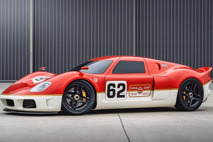 Chỉ có 62 chiếc Radford Type 62-2 thể thao cổ điển được sản xuất và chiếc đầu tiên dự kiến sẽ được giao vào nửa đầu năm 2022. Được chắp bút bởi Mark Stubbs, người trước đây đã từng làm việc cho nhiều hãng sản xuất ôtô bao gồm General Motors, Ford, Nissan, cũng như Bugatti, Radford Type 62-2 được truyền cảm hứng và sản xuất với sự hợp tác của thương hiệu Lotus.