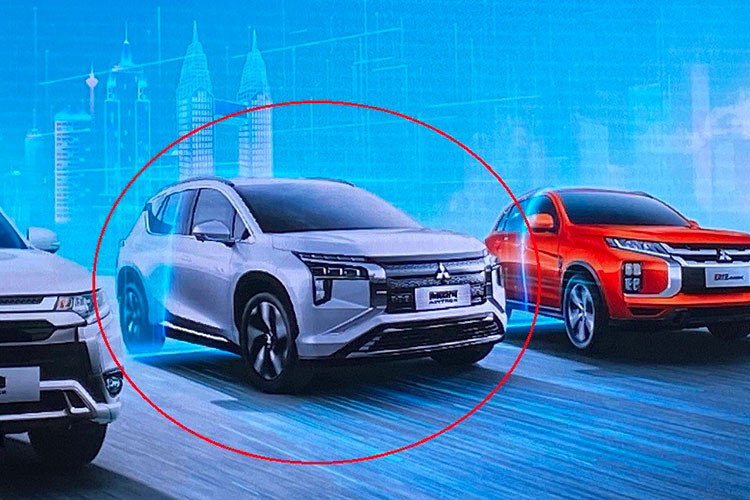 Giá xe Mitsubishi Airtrek EV 2022 tại thị trường Trung Quốc sẽ dao động từ 210.000 - 240.000 Nhân dân tệ (khoảng 735 - 840 triệu đồng). Dự kiến, xe sẽ bắt đầu được bán ra tại Trung Quốc vào từ ngày 30/3 năm sau.