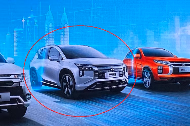 Giá xe Mitsubishi Airtrek EV 2022 tại thị trường Trung Quốc sẽ dao động từ 210.000 - 240.000 Nhân dân tệ (khoảng 735 - 840 triệu đồng). Dự kiến, xe sẽ bắt đầu được bán ra tại Trung Quốc vào từ ngày 30/3 năm sau.