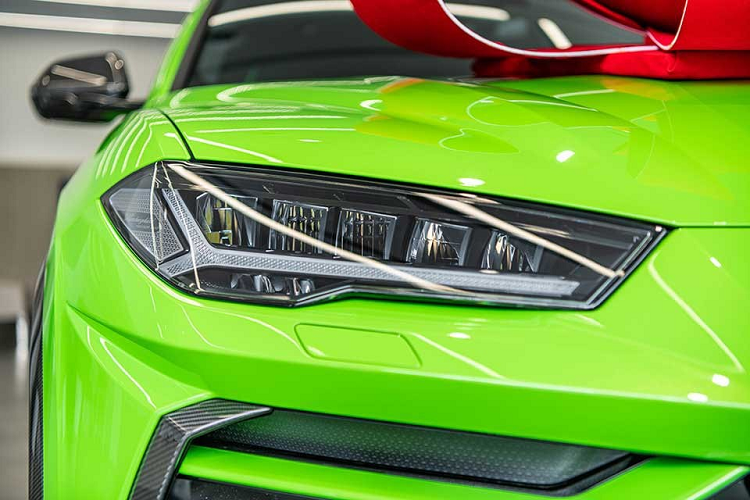 Hiện tại, Urus chính là chiếc xe Lamborghini có doanh số bán ấn tượng nhất mọi thời đại của hãng xe Lamborghini, chẳng hạn như năm 2020, dù dịch Covid-19 khiến các hãng xe lao đao tìm cách chống đỡ nhưng vẫn có đến 4.391 chiếc siêu SUV Lamborghini Urus đến tay các khách hàng, chiếm hơn 58% doanh số bán xe của Lamborghini trong năm 2020.