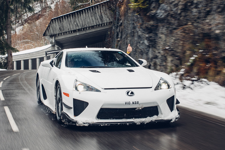 Phiên bản mới này trang bị hệ thống treo cứng hơn, cải tiến về mặt khí động học, mâm hợp kim nhẹ hơn, cho tổng công suất là 570 mã lực Nó được sản xuất giới hạn 50 chiếc và đã lập kỷ lục về vòng đua nhanh nhất cho xe thương mại trên đường đua Nordschleife vào năm 2011 với tay lái Akira Ida ngồi sau vô lăng.