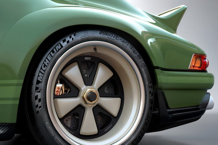 Singer hiện đang nỗ lực hoàn thiện những chiếc xe 911 DLS, và chúng sẽ được giao cho chủ nhân mới trong vài tháng tới.