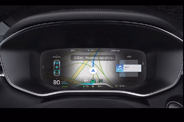 Với kích thước khá lớn nên MG Marvel R Electric có nội thất rộng rãi và chỉ đi kèm 5 chỗ ngồi. Khoang hành lý của xe có thể tích 357 lít khi ghế sau không gập xuống. Ngoài ra, xe còn có những trang bị hiện đại như màn hình cảm ứng 19,4 inch nằm dọc, tích hợp hệ thống thông tin giải trí MG iSmart đồng thời hỗ trợ Apple CarPlay, Android Auto và các dịch vụ của Amazon. Sau vô lăng xuất hiện thêm bảng đồng hồ kỹ thuật số với màn hình 12,3 inch.