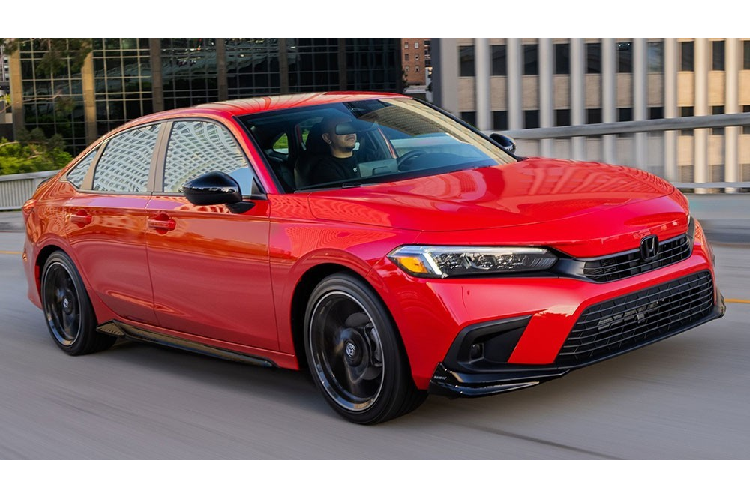 Trước thời điểm đó, những hình ảnh đầu tiên của Honda Integra 2022 dành cho thị trường Trung Quốc đã bị rò rỉ. Qua những hình ảnh này, có thể thấy Honda Integra 2022 rõ ràng được phát triển dựa trên Honda Civic thế hệ thứ 11. Tương tự Civic 2022, Honda Integra mới cũng được trang bị phần đầu xe khá phẳng.