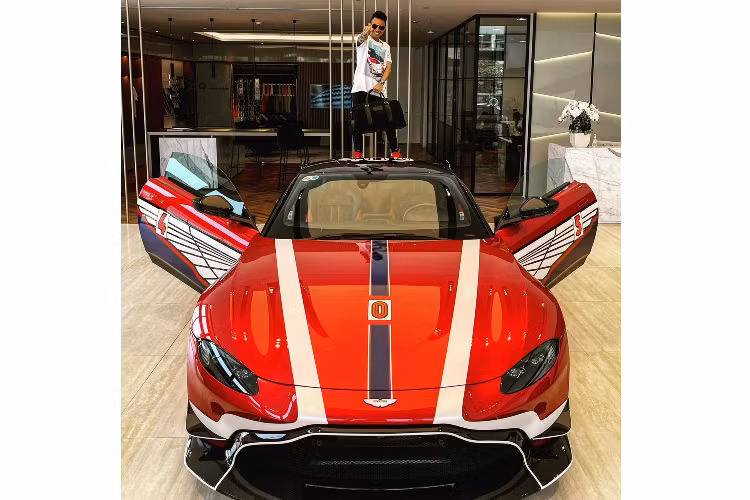 Dai gia Minh nhua tau Aston Martin V8 Vantage gan 15 ty dong