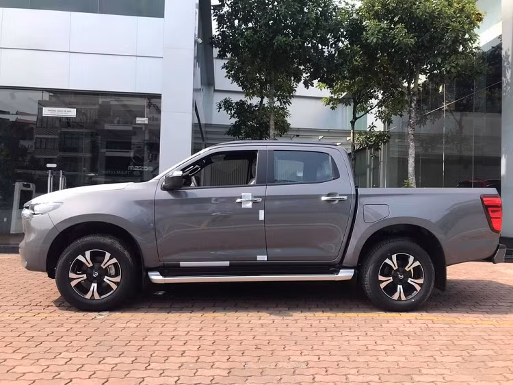 Mazda BT-50 2021 ve Viet Nam, tang cao nhat 145 trieu dong?-Hinh-2