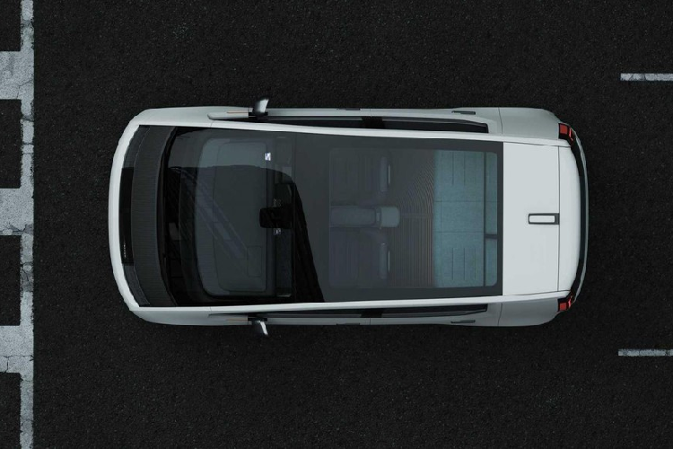 Sản phẩm mới, Arrival Car, trông giống như nó có hình dáng của một chiếc xe minivan. Mặc dù Arrival chưa công bố thông số kỹ thuật cho chiếc xe, nhưng công ty tuyên bố rằng nó được chế tạo nhằm mục đích chống chịu số km cao, và cung cấp một giải pháp thay thế tiết kiệm chi phí cho người dùng. Hơn nữa, nó còn có một không gian nội thất đáng kinh ngạc.