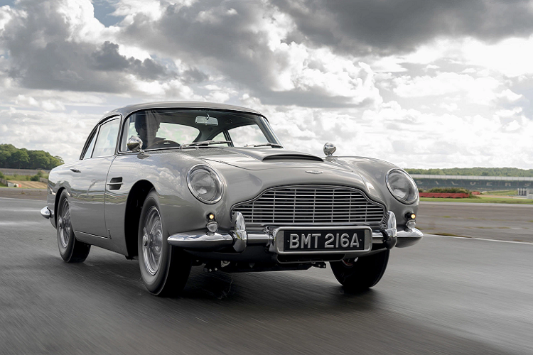 Giao dịch mua bán cuối cùng của Aston Martin DB5 diễn ra vào năm 1986 và giá trị của xe lúc bấy giờ là 275.000 USD (khoảng 6,28 tỷ đồng), tương đương 685.000 USD (khoảng 15,6 tỷ đồng) ngày nay tính theo lạm phát.
