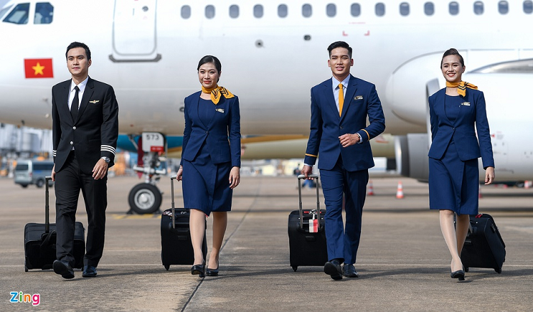 Tiep vien hang khong bo nghe, chay xe cong nghe vi dich Covid-19