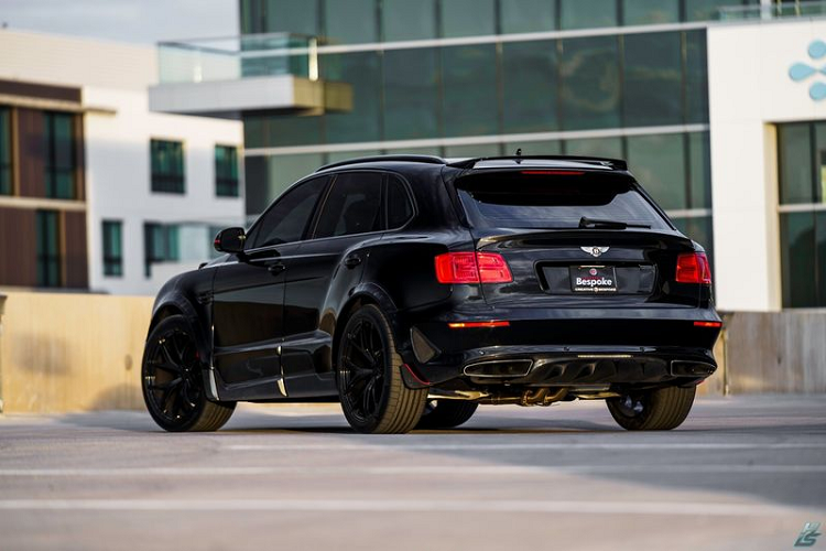 Về truyền động, Bentley Bentayga của Creative Bespoke sở hữu sức mạnh lên đến 700 mã lực, tăng đáng kể so với con số 542 mã lực tiêu chuẩn.