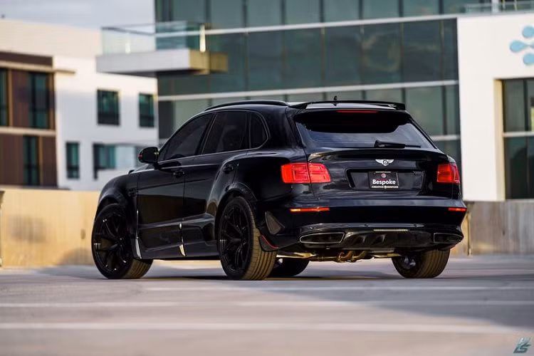 Về truyền động, Bentley Bentayga của Creative Bespoke sở hữu sức mạnh lên đến 700 mã lực, tăng đáng kể so với con số 542 mã lực tiêu chuẩn.