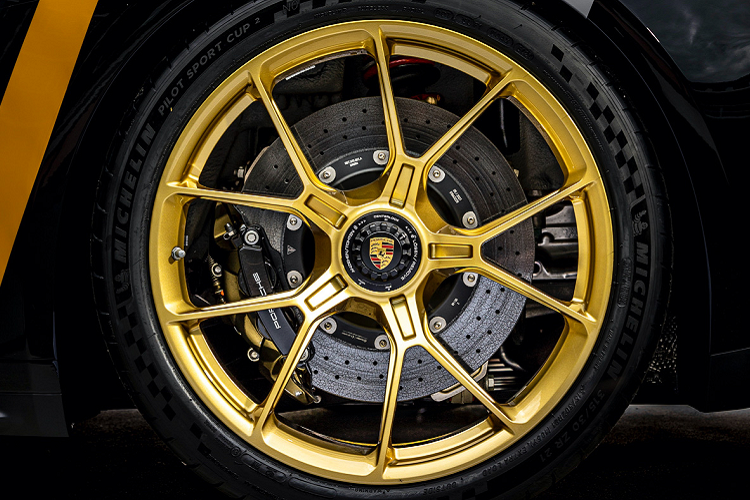 Alexander Fabig, Phó Chủ tịch Individualisation and Classic tại Porsche AG cho biết: “Đem đến những trải nghiệm độc đáo cho khách hàng là trọng tâm của thương hiệu Porsche. Đây chính là lý do tại sao chương trình Sonderwunsch được mở rộng để có thể đáp ứng những yêu cầu của khách hàng trên khắp thế giới. Dự án của Paolo Barilla là viên ngọc quý trên vương miện của Porsche Exclusive Manufaktur."