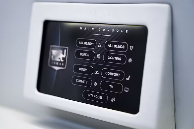 Inkas cho biết chiếc xe mới của họ cung cấp các bộ phận bọc giáp đáng tin cậy được thiết kế đặc biệt cho sự an toàn và an ninh trong giao thông vận tải, và sự thực là chúng đã được chứng minh trong vô số môi trường khác nhau. Trong trường hợp cụ thể này, nó được bọc giáp CEN 1063 Cấp BR6, đồng nghĩa là nó có thể chịu được đạn 7,62 mm.